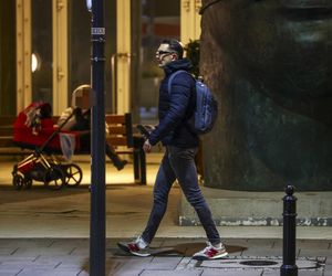 Łukasz Mejza jeździ autobusem