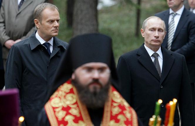 Donald Tusk i Władimir Putin w Katyniu