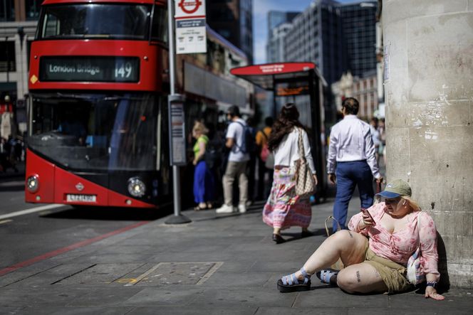 Fala upałów w Europie! "Centra chłodzenia" powstają w miastach