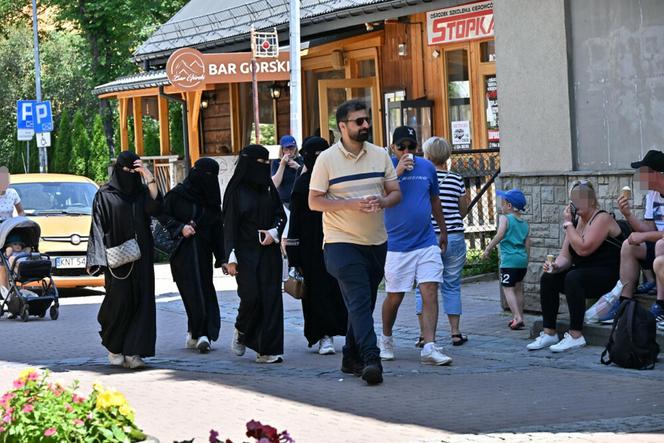 Arabowie szturmują Zakopane. Ten filmik to hit internetu. "Dosłownie tak to wygląda"