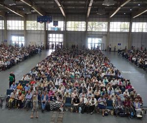Kongres Świadków Jehowy 2025 w Poznaniu. To wydarzenie przyciąga tysiące osób! Kiedy odbędzie się tegoroczna edycja?