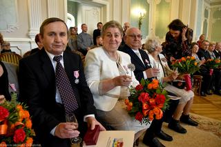39 par świętowało w Białymstoku swoje złote gody. Truskolaski: Gratuluję Państwu tylu lat wspólnego życia [ZDJĘCIA]