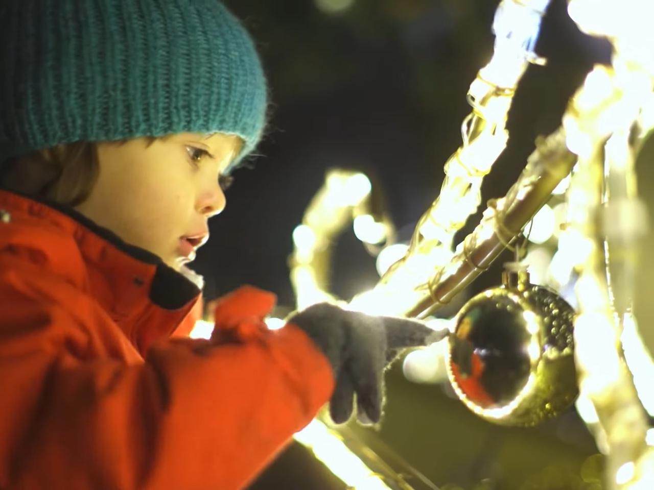 Warszawa: iluminacja 2021 w pełnej krasie - zobaczcie niesamowite wideo!