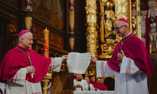 Bp Artur Ważny o niemoralnych księżach: "Będę reagować ostro i jasno". Biskup oficjalnie objął diecezję sosnowiecką