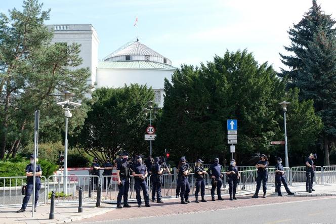 Wybudują bramę za prawie milion bo boją się protestów