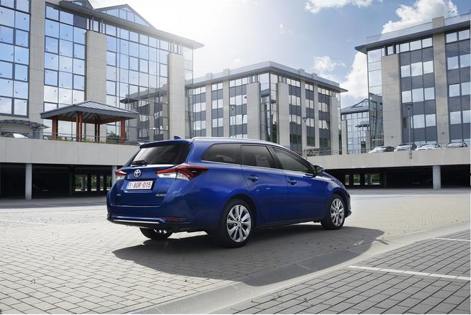 2015 Toyota Auris Touring Sports facelifting