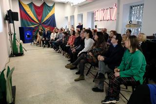 Nowy teatr otwiera się na Pradze. Na scenie występują aktorzy z autyzmem i zespołem Downa