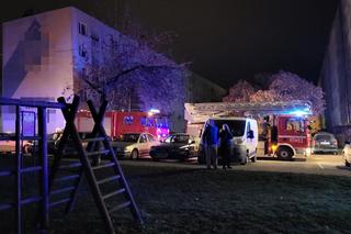 Pożar bloku w Kętrzynie. 39-latek wyskoczył z czwartego piętra