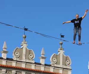 Turyści z całego świata przyjechali na Carnaval Sztukmistrzów