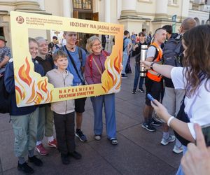 Uczestnicy 45. Warszawskiej Akademickiej Pieszej Pielgrzymki Metropolitalnej na Jasną Górę