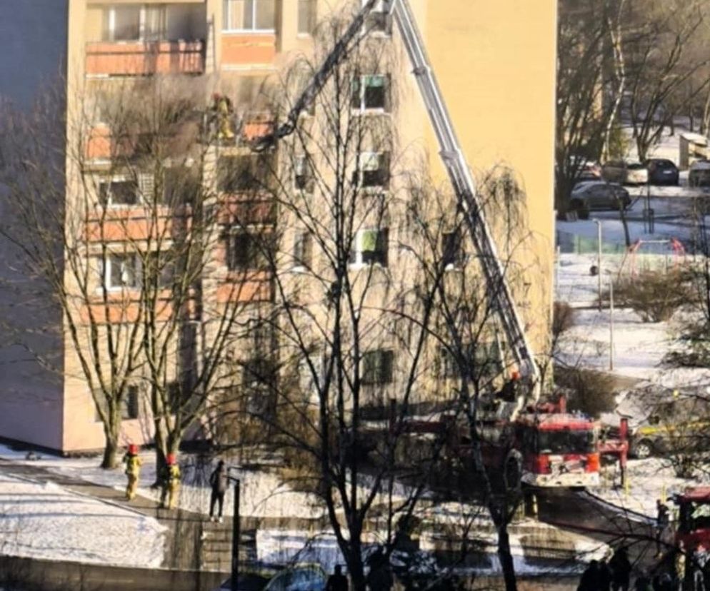 Pożar mieszkania na Bemowie! Trzy osoby poszkodowane