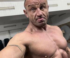 Aż nami wstrząsnęło, gdy wydało się, ile Mariusz Pudzianowski zarabia w MMA. Astronomiczne kwoty gwiazdy KSW