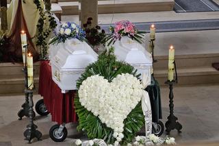 Kobyla Góra, pogrzeb zamordowanych sióstr 