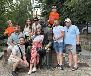 Tłumy przyjezdnych i uśmiechy na twarzach. Wakacyjny patrol Eska Summer City na olsztyńskiej Starówce [ZDJĘCIA]