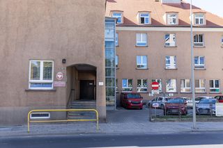 11-latek wypadł z okna szkoły w Gnieźnie