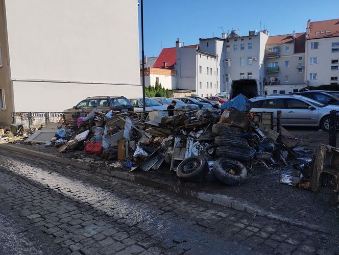 Powódź 2024: Wielkie sprzątanie w Głuchołazach