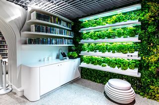 Metroteka – biblioteka na stacji metra M2 Kondratowicza w Warszawie