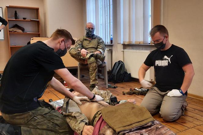 Uczyli się pierwszej pomocy w warunkach taktycznych 