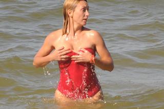 Anna Kalczyńska wypoczywa nad polskim morzem
