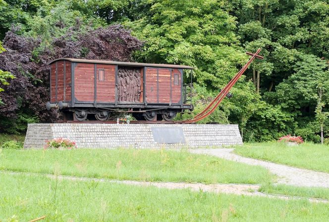 Skwer w Miechowicach upamiętni ofiary Tragedii Górnośląskiej i Miechowickiej