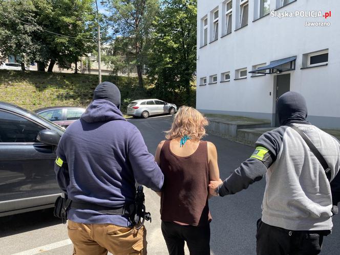 Bezdomna z Jaworzna została aresztowana. Za atak na 6-latkę grozi jej OGROMNA kara!