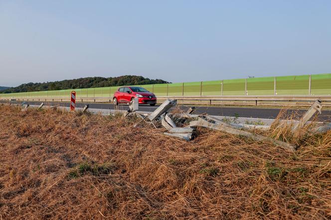 Na ziemi leży różaniec i pudełko z Matką Boską. Wstrząsający obraz po katastrofie autokaru na Chorwacji