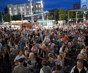 Gorące rytmy na zakończenie lata. Karnawałowy finał Roztańczonego Wyspiańskiego w Katowicach