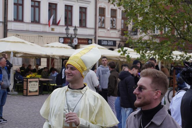 Rzeszowskie Juwenalia rozpoczęte. Barwny korowód przeszedł przez miasto