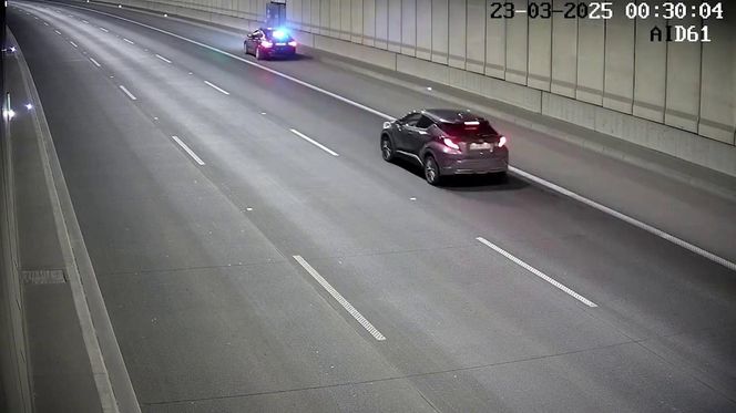 Zadzwonił na numer alarmowy i poprosił o podwózkę. Z tunelu na S2 wywiozła go policja