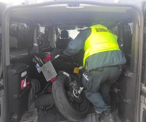 Skradzione motocykle w busie wjeżdżającym z Niemiec