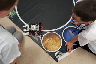 Dzieci walczą robotami na Politechnice [ZDJĘCIA, AUDIO]