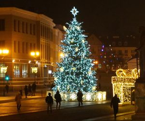 Świąteczna choinka na Rynku Kościuszki w Białymstoku