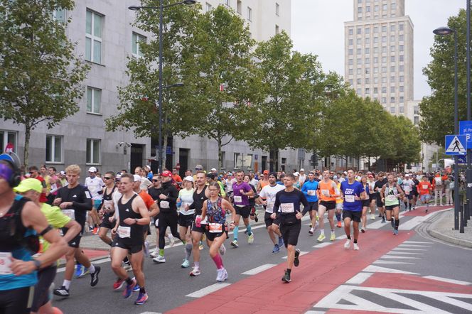 Uczestnicy Maratonu Warszawskiego 2025