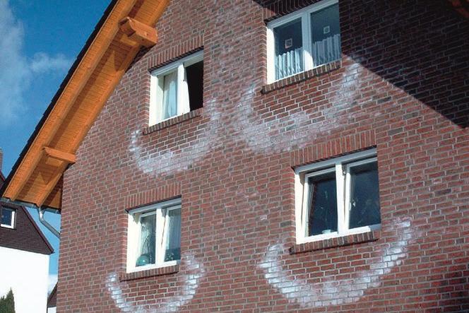 Wykwity na klinkierze. Skąd się biorą, jak im zapobiegać?