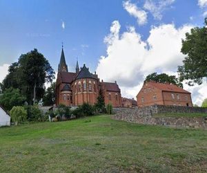 Do tej wsi w woj. warmińsko-mazurskim zjeżdżają tłumy. Nie dla atrakcji turystycznych 