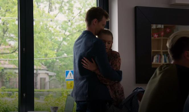 Przyjaciółki 14 sezon, odc. 164. Julka (Nicole Bogdanowicz), Antek Rogalski (Maciej Zuchowicz)	