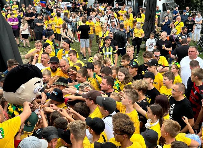 GKS Katowice gotowy na Ekstraklasę. Prezentacja na Sztauwajerach przyciągnęła tłumy kibiców