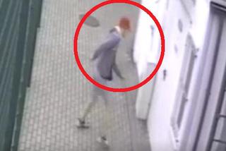 Rozsierdzony mężczyzna zniszczył drzwi od szatni. Szuka go policja z Bydgoszczy 