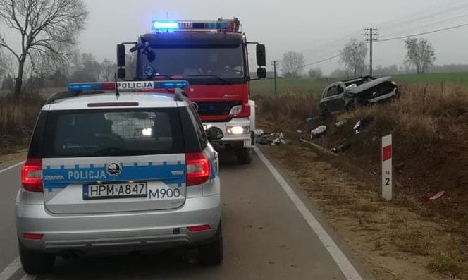 Jasionówka: Audi uderzyło w przepust drogowy. 2 osoby ranne