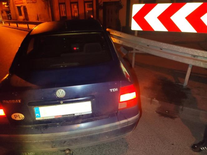 Pijany kierowca rozbił się na barierkach w Borku Strzelińskim 