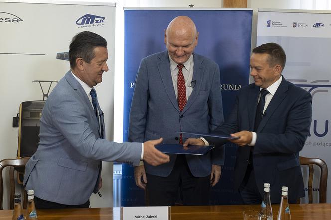 Toruń będzie miał pięć nowych tramwajów od firmy PESA. Umowa podpisana