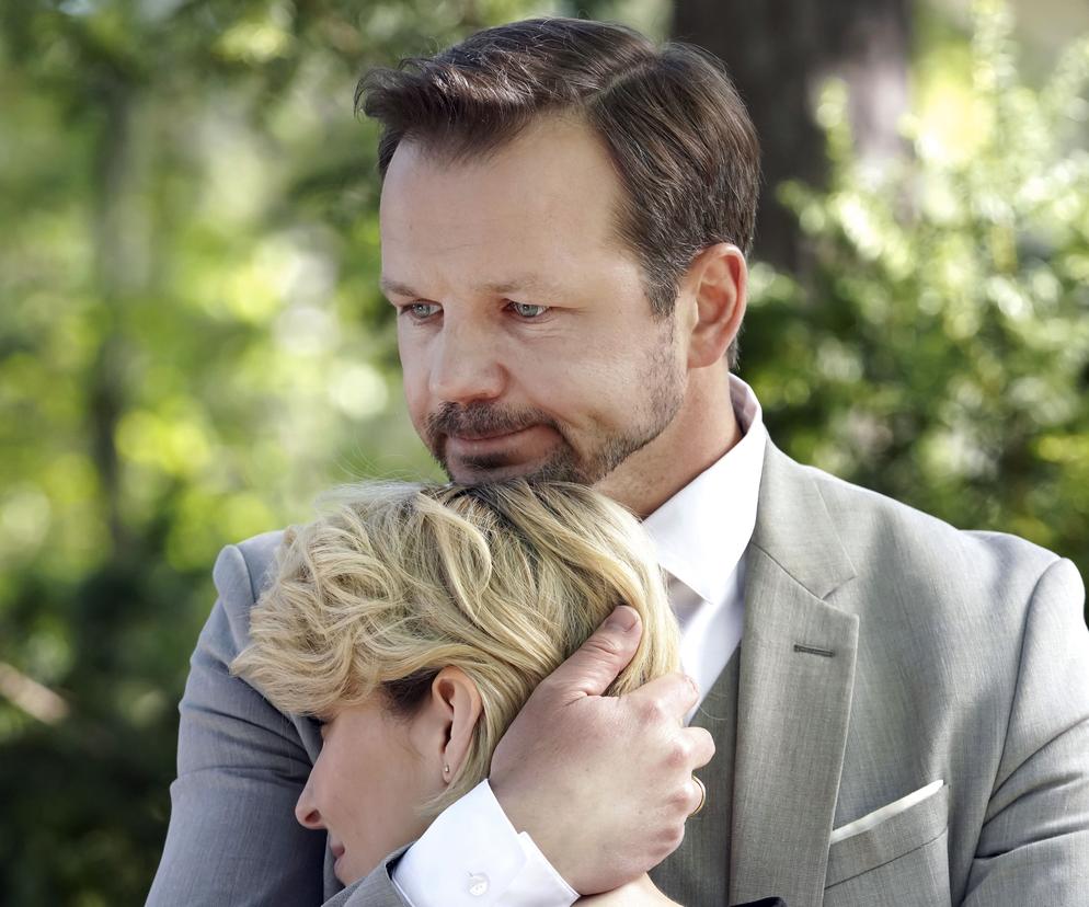 Barwy szczęścia, odcinek 2714: Bożena (Marieta Żukowska), Bruno (Lesław Żurek)