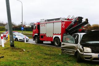 Koszmarny wypadek w Elblągu! Nie żyje 12-letnia dziewczynka. Samochód wbił się w słup! [ZDJĘCIA]