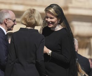 Głowy państw żegnają papieża Franciszka. Do Watykanu zjechali najważniejsi