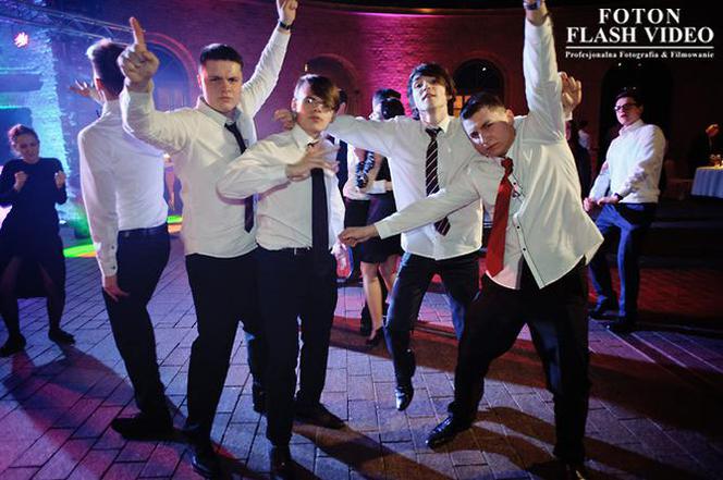 Studniówka w liceum im. Dobiszewskiego [ZDJECIA]