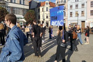 Protest w Grudziądzu, przeciwko agresji i dyskryminacji rasowej w Ameryce