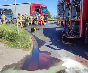 Zderzenie dwóch ciężarówek na Rondzie Gronowo w Lesznie 