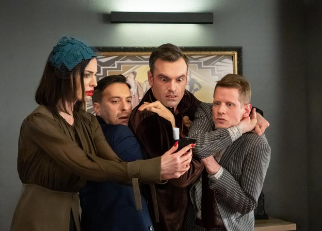 BrzydUla 2, odcinek 106. Marek (Filip Bobek), Sebastian (Łukasz Garlicki), Aleks (Mariusz Zaniewski), Paulina (Maja Hirsch)