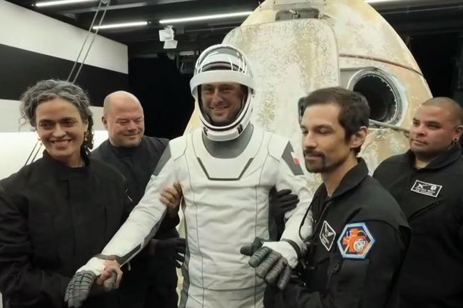 Sławosz Uznański-Wiśniewski wrócił na Ziemię! Kapsuła Dragon bezpiecznie w Pacyfiku