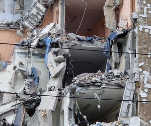 Tak znikał popularny biurowiec. Teraz powstaną tu apartamenty i mieszkania